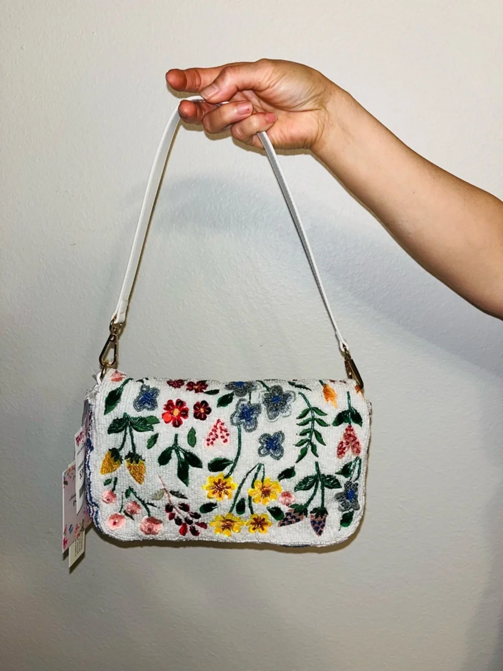 NWT Beaded Floral Shoulder Bag White Multicolor Embroidered Purse - Picture 3 of 7